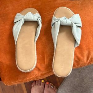 Slightly worn sandals, go great with jeans or capris